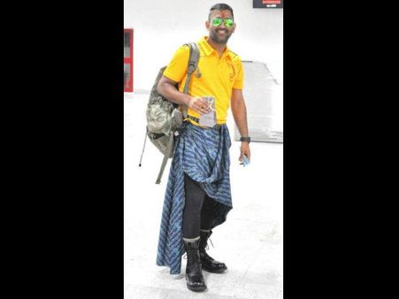 ધોની એક નવો અંદાજ 