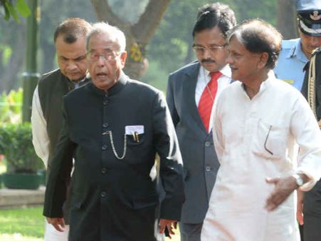 રાષ્ટ્રપતિએ ગાંધીજી અને શાસ્ત્રીજીને શ્રદ્ધાસુમન અર્પણ કરી!