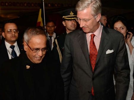 બેલ્જિયમની યાત્રા પર પ્રણવ મુખર્જી પહોંચ્યા બ્રુસેલ્સ