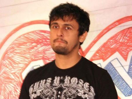 સોનૂ નિગમને ધમકાવતાં અંડરવર્લ્ડ ડૉન છોટા શકીલના સાગરીતો