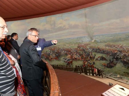 વૉટરલૂની મુલાકાતે પ્રણવ મુખર્જી