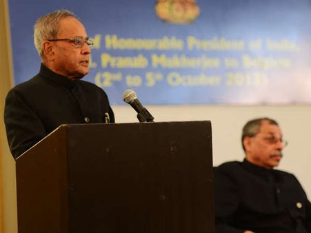 ઇન્ડિયન એમ્બેસડરમાં હૉસ્ટ તરીકે પ્રણવ મુખર્જી