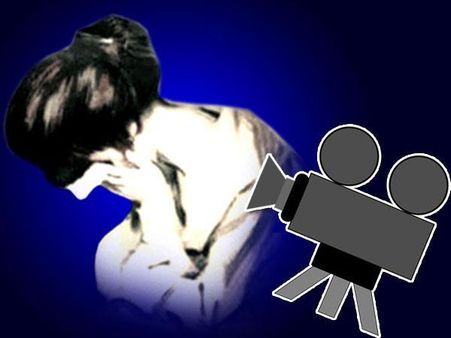 ટોયલેટમાં સ્પાઇ કેમેરો 