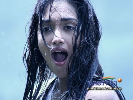 સ્ટૂલ નહોતું