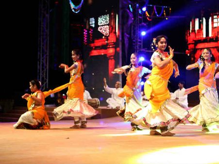 વિદેશી ખેલૈયાઓ