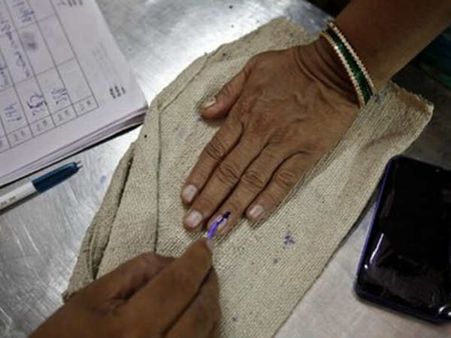 માત્ર ભાજપ-કોંગ્રેસ નહીં, અહીં ચતૃષ્કોણીય જંગનો માહોલ, જાણો બનાસકાંઠાની વાવ બેઠકના જ્ઞાતિવાદી સમીકરણો!