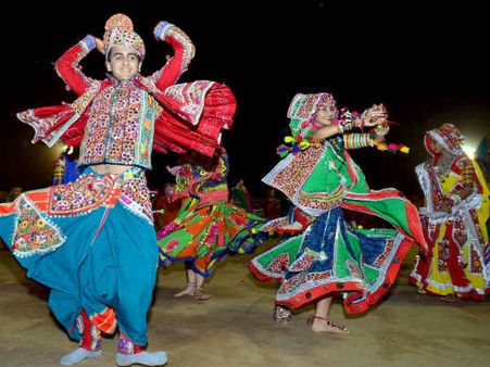 આજ માનો ગરબો ઘૂમતો જાય...