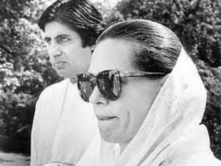 સોનિયા સાથે