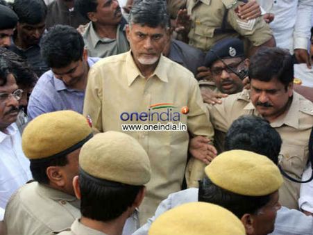 નાયડૂ અડીખમ, હોસ્પિટલમાં પણ ચાલુ રાખશે અનશન નાયડૂ અડીખમ, હોસ્પિટલમાં પણ ચાલુ રાખશે અનશન