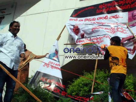 નાયડૂ અડીખમ, હોસ્પિટલમાં પણ ચાલુ રાખશે અનશન નાયડૂ અડીખમ, હોસ્પિટલમાં પણ ચાલુ રાખશે અનશન