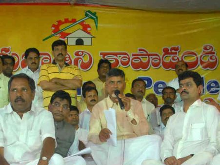 નાયડૂ અડીખમ, હોસ્પિટલમાં પણ ચાલુ રાખશે અનશન નાયડૂ અડીખમ, હોસ્પિટલમાં પણ ચાલુ રાખશે અનશન