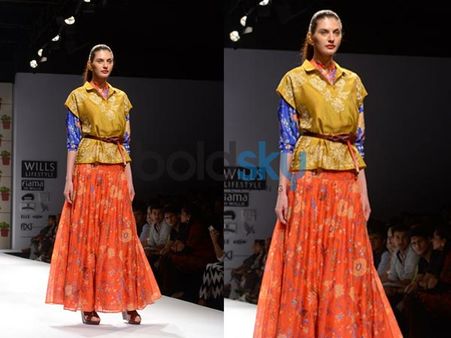 ફ્રિલ્લ સ્કર્ટ