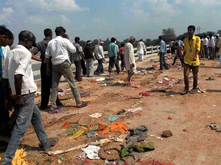 આ દુર્ઘટનામાં 100 લોકોને ઇજા પહોંચી