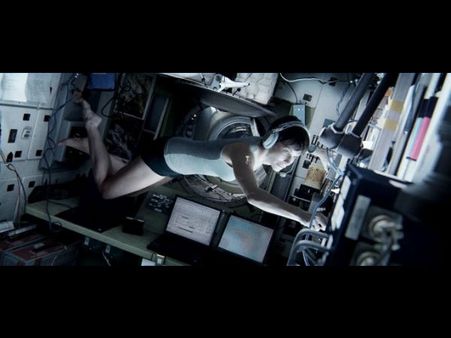 ગ્રેવિટીની તસવીરો