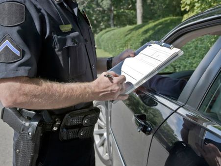 વિશ્વમાં પહેલી વાર ફાસ્ટ ગાડી ચલાવવાનો દંડ