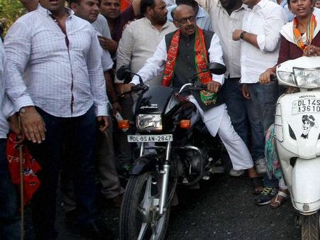 ભાજપના સીએમ પદને લઇને બબાલ, ગોયલના બાગી તેવર