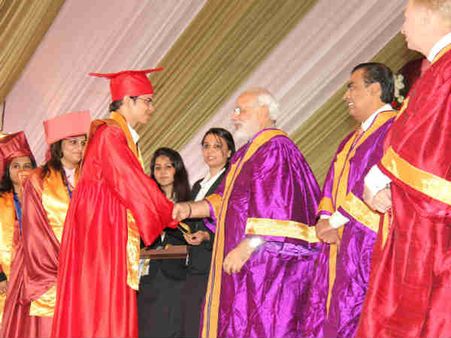 PDPU પદવીદાન સમારંભમાં મોદી