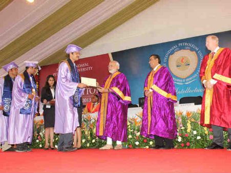 PDPU પદવીદાન સમારંભમાં મોદી