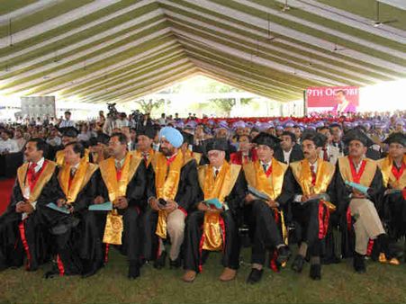 PDPU પદવીદાન સમારંભમાં મોદી