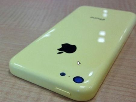 iPhon ખરીદવા માટે દમ્પતિએ દીકરીને વેચી દીધી!