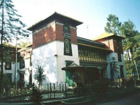 નામગ્યાલ તિબેટશાસ્ત્ર સંસ્થાનમાં બુદ્ધની પ્રતિમા