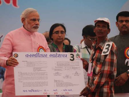 મોદીએ કોંગ્રેસના 40 વર્ષોના કાર્યો પર ઉઠાવ્યા સવાલ મોદીએ કોંગ્રેસના 40 વર્ષોના કાર્યો પર ઉઠાવ્યા સવાલ