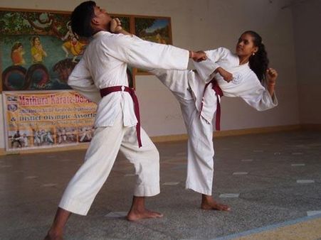 આત્મરક્ષાની ટ્રેઇનિંગ 