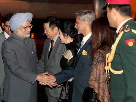 બેઇજીંગ પહોંચ્યા વડાપ્રધાન બેઇજીંગ પહોંચ્યા વડાપ્રધાન