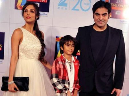 નિર્માણમાં વ્યસ્ત નિર્માણમાં વ્યસ્ત