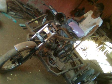 ખેડૂતોને કમરતોડ મહેનત કરવી પડે છે 