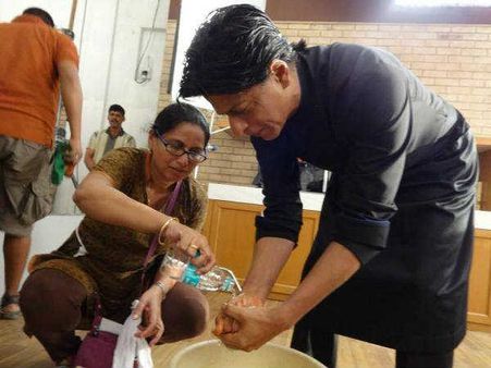 એસઆરકેની એડ બિહાઇન્ડ ધ સ્કેન એસઆરકેની એડ બિહાઇન્ડ ધ સ્કેન