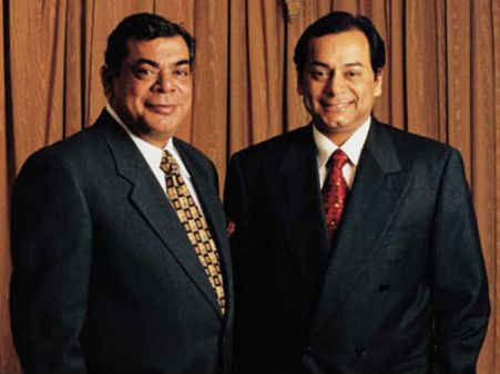 શશી અને રવિ રૂઇયા 