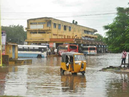 હૈદરાબાદના ગૂંટૂર, ગોદાવરી, અને કૃષ્ણામાં પૂર
