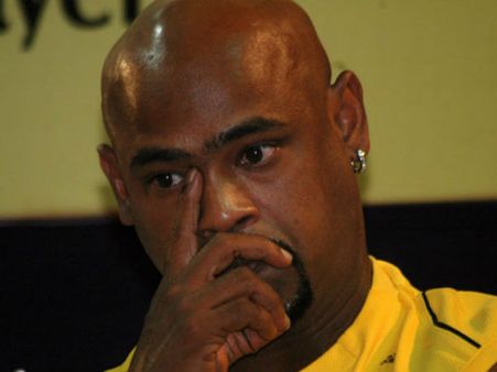 વિદેશી મહિલાએ વિનોદ કાંબલીને કહ્યું 'Black Indian', ફરિયાદ દાખલ