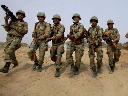 ગોળીઓ ચાલી તોપ ચાલી