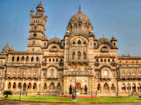 ગુજરાતના રાજમહેલો : રાજવી ઠાઠમાઠના ઇતિહાસમાં ડોકિયું કરાવતા જીવંત પ્રતીક