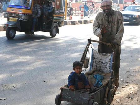 ભિખારીઓની રોજની કમાણી 100 રૂપિયા ભિખારીઓની રોજની કમાણી 100 રૂપિયા