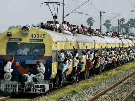 ટ્રેનના છાપરે બેસવું ટ્રેનના છાપરે બેસવું