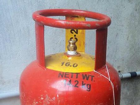 નાના શહેરોમાં રીફિલિંગ ગેસ નાના શહેરોમાં રીફિલિંગ ગેસ