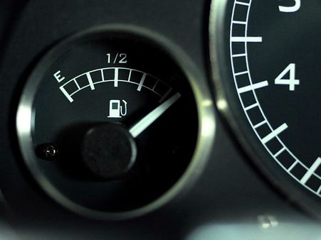 ઉતાવળમાં જરૂરિયાત પુરતું ઇંઘણ પુરાવો