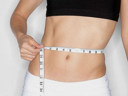 પાતળી કમરવાળી છોકરીઓને વધુ ઘૂરે છે