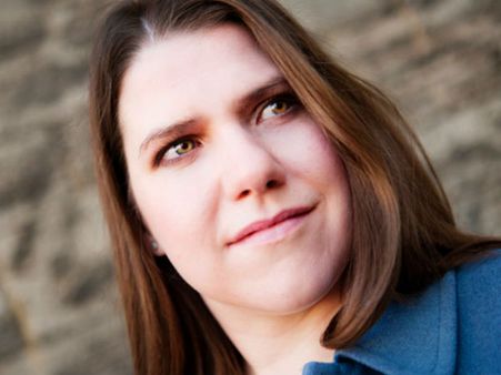 મહિલાઓ બીજી મહિલાઓને પણ પુરૂષની જેમ ઘુરે છે