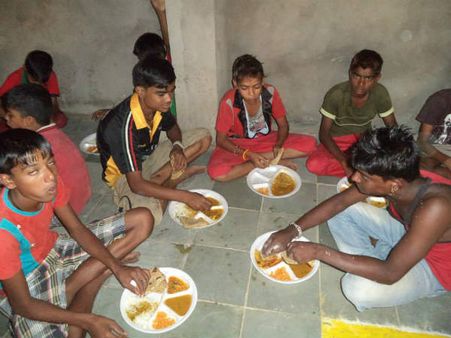 દિવાળીના દિવસે તમે ગરીબ બાળકો માટે ખાસ આયોજન કરો છો ખરાં?