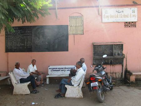 ઘરદીઠ એક સભ્ય વિદેશમાં કરે છે વસવાટ