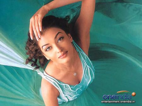 આરાધ્યા અને ઐશે બચ્ચન પરિવાર માટે ‘ખાસ’ બનાવ્યો નવેમ્બર