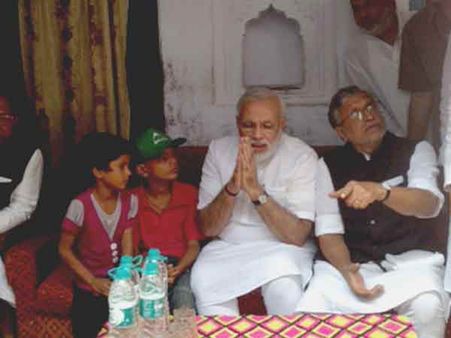 મોદી મળ્યા પટણા વિસ્ફોટના પીડિત પરિવારને