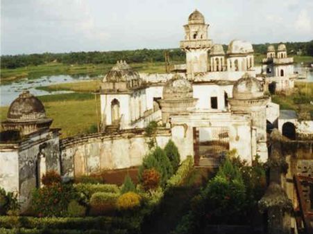 નીરમહલની દૂરની તસવીર