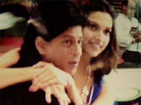 શાહરુખ-દીપિકા