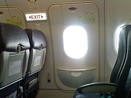 કુલ ત્રણ ઇમરજન્સી ગેટ