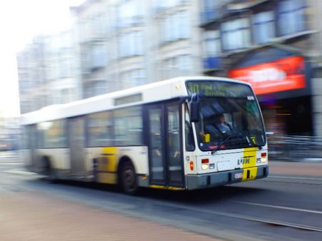 બસ વધુ ગતિએ જતી હોય તો જાણ કરો